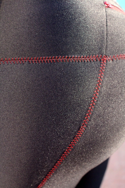 Pacific Leggings: Sewing the Back Zipper Pocket